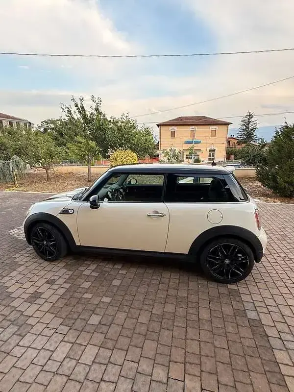 Usata Mini ONE 90 CV (66 kW) 2011 Utilitaria