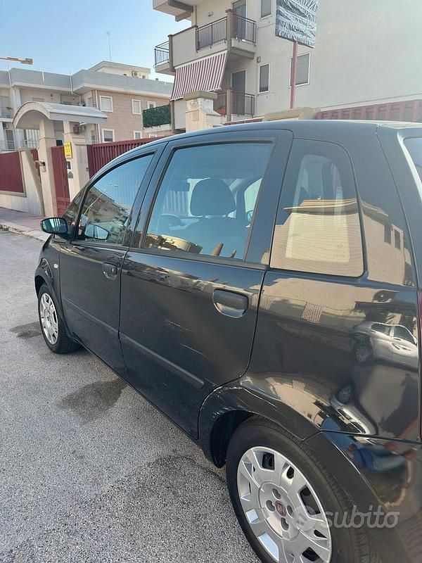 Usata Fiat Idea 78 CV (57 kW) 2008 Nero Monovolume