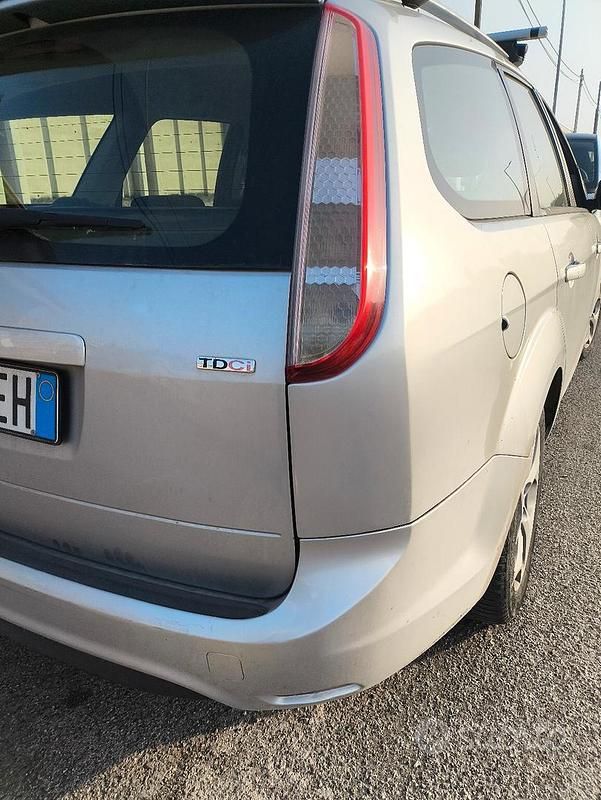 Usata Ford Focus Style 2010 Grigio Station wagon