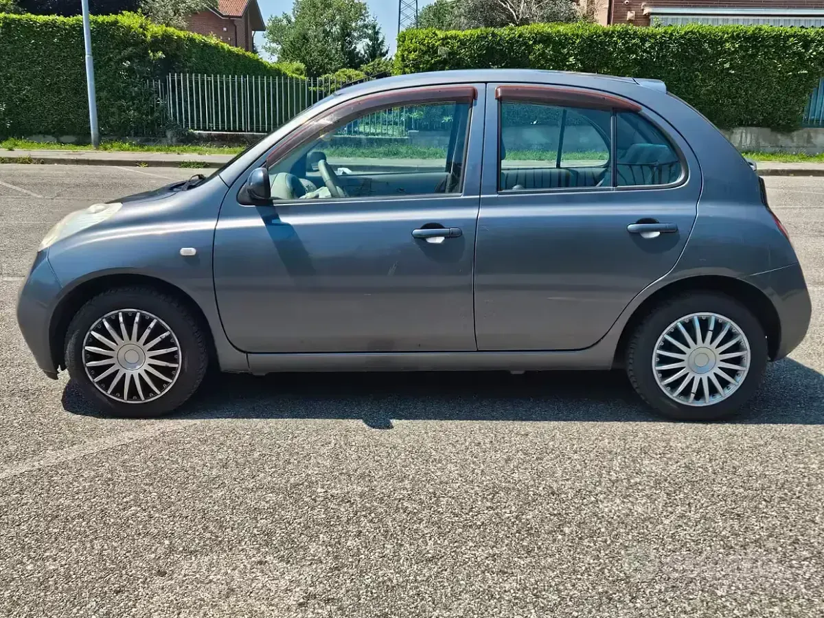 Usata Nissan Micra 80 CV (58 kW) 2003 Grigio Utilitaria