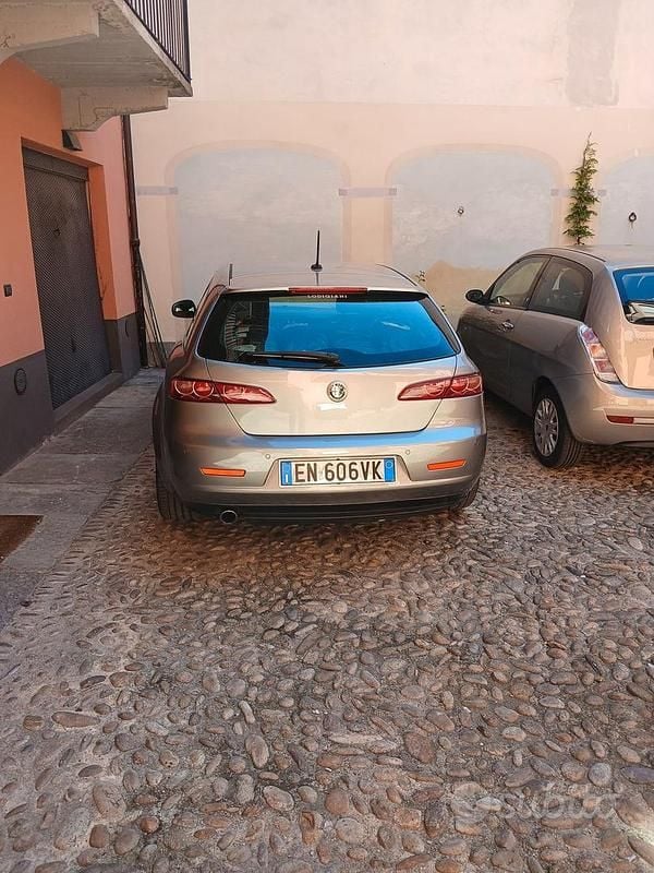 Usata Alfa Romeo Giulietta 150 CV (110 kW) 2012 Grigio Utilitaria