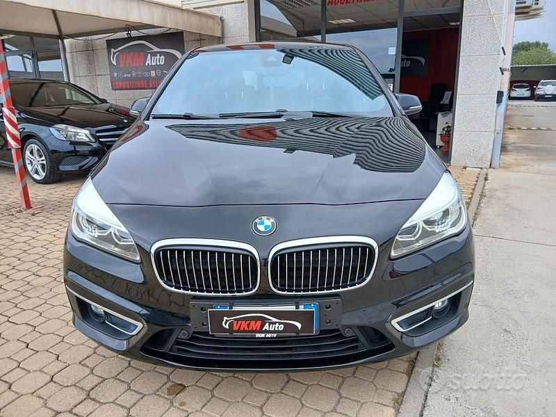 Begagnad BMW 218 Efficient Dynamics 150 HK (110 kW) 2014 Svart Kombi