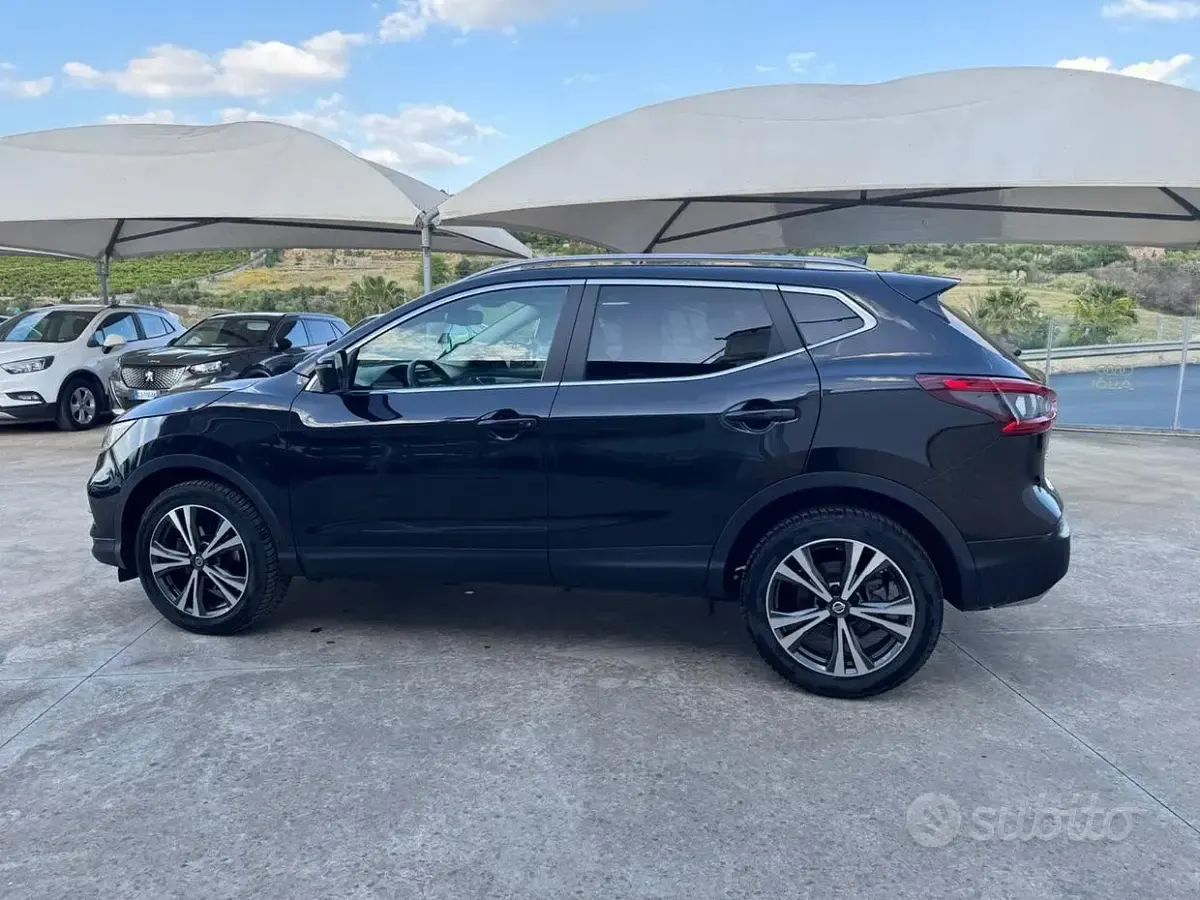 Usata Nissan Qashqai N-Connecta 140 CV (102 kW) 2019 Nero SUV