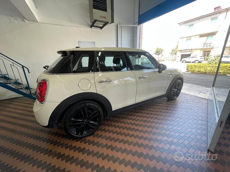Usata Mini ONE 102 CV (75 kW) 2019 Bianco Utilitaria