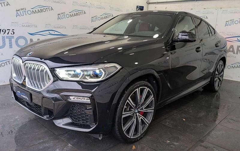 Usata BMW X6 M Sport 333 CV (244 kW) 2021 Black sapphire metallizzato SUV