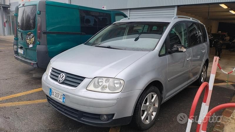 Usata VW Touran Highline 101 CV (74 kW) 2003 Grigio Monovolume