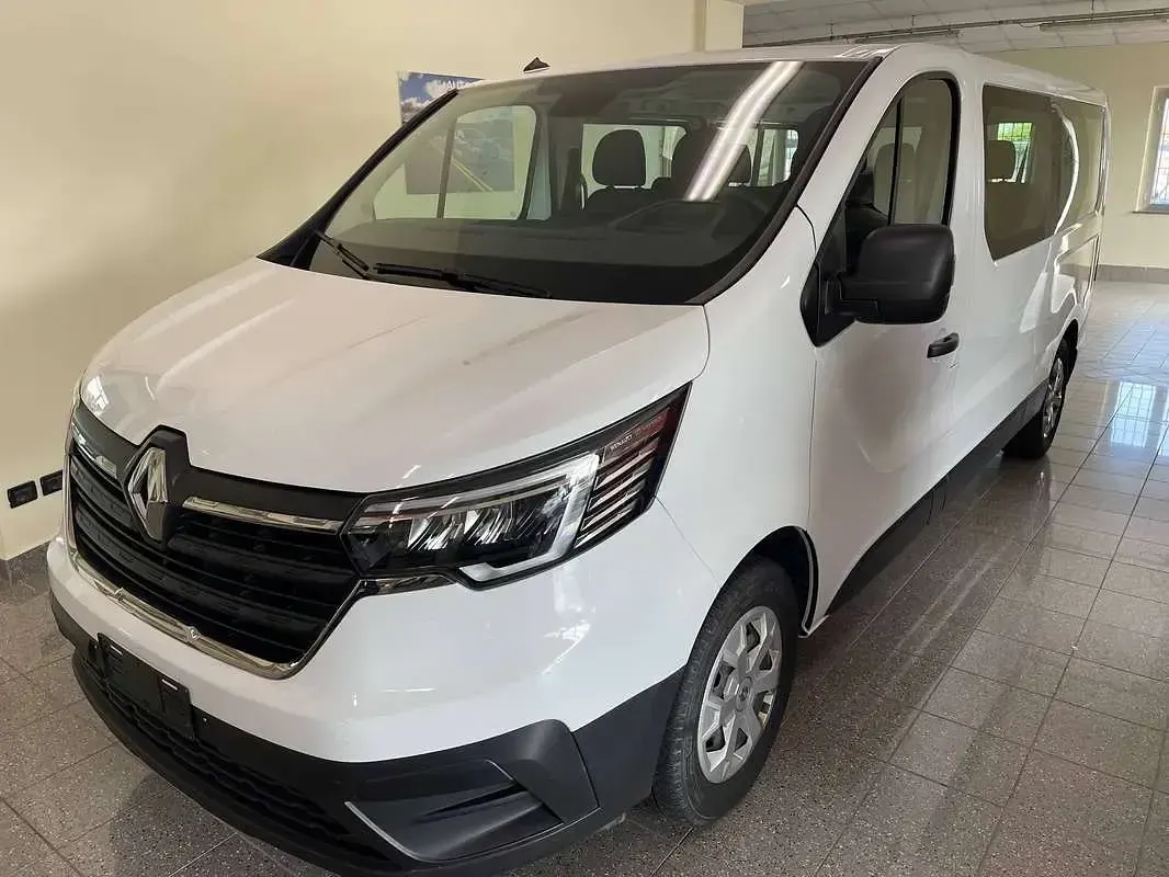 Usata Renault Trafic 110 CV (80 kW) 2024 Bianco Monovolume