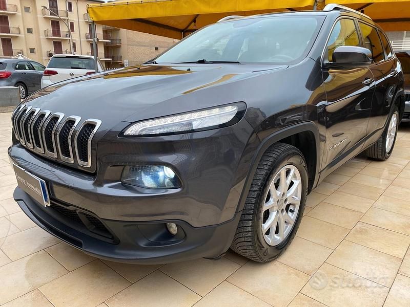 Usata Jeep Cherokee Longitude 140 CV (102 kW) 2016 Grigio SUV