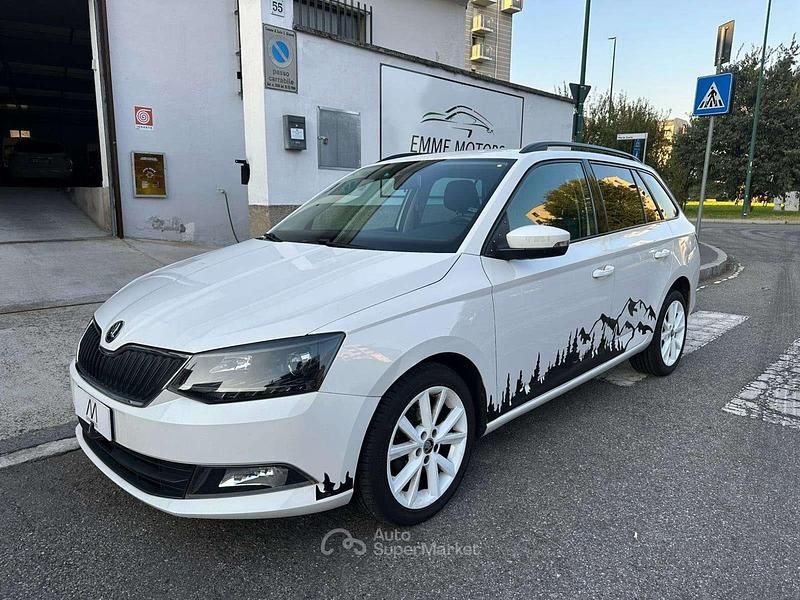 Bianco Usata 2016 Skoda Fabia Active Due volumi | 8900 € (Buon prezzo) - Immagine 1/4