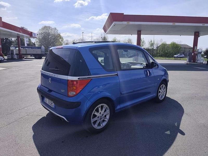 Begagnad Peugeot 1007 109 HK (80 kW) 2005 Blå Minibuss