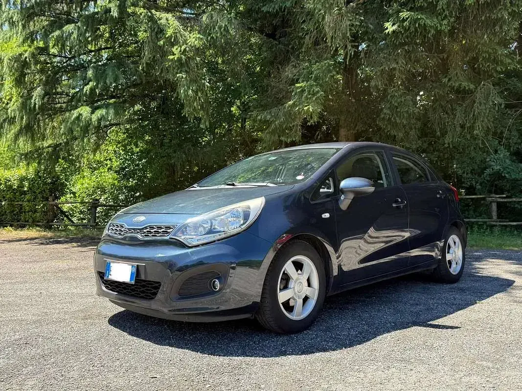 Usata Kia Rio Active 86 CV (63 kW) 2013 Blu/azzurro Berlina