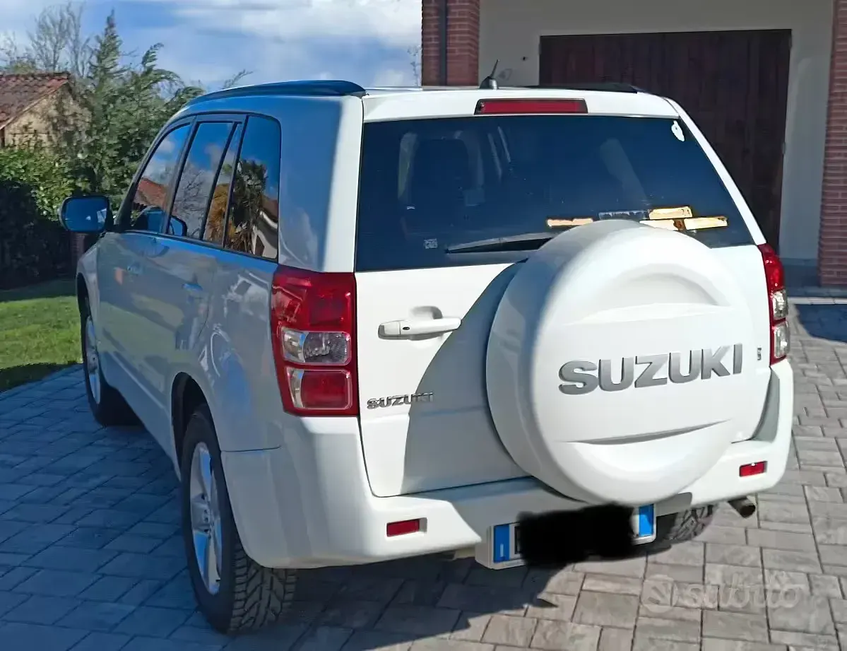 Usata Suzuki Grand Vitara 129 CV (94 kW) 2010 Bianco SUV