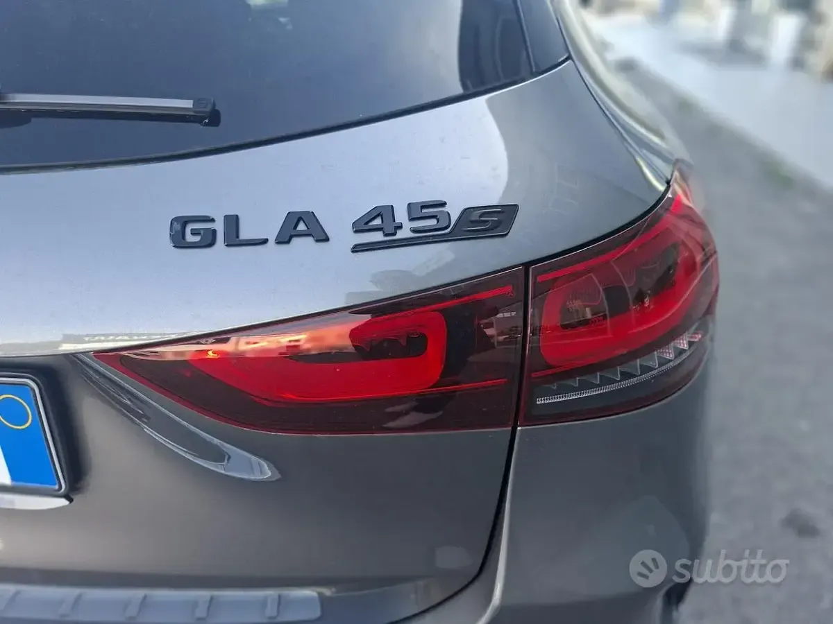 Usata Mercedes GLA45 AMG AMG 421 CV (309 kW) 2023 Grigio SUV