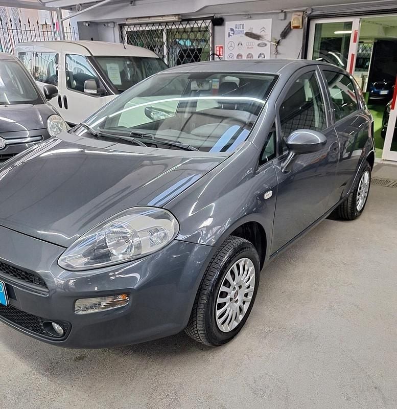 Usata Fiat Punto Lounge 77 CV (56 kW) 2015 Grigio Berlina