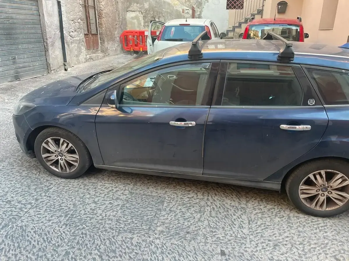Usata Ford Focus 105 CV (77 kW) 2012 Blu Station wagon