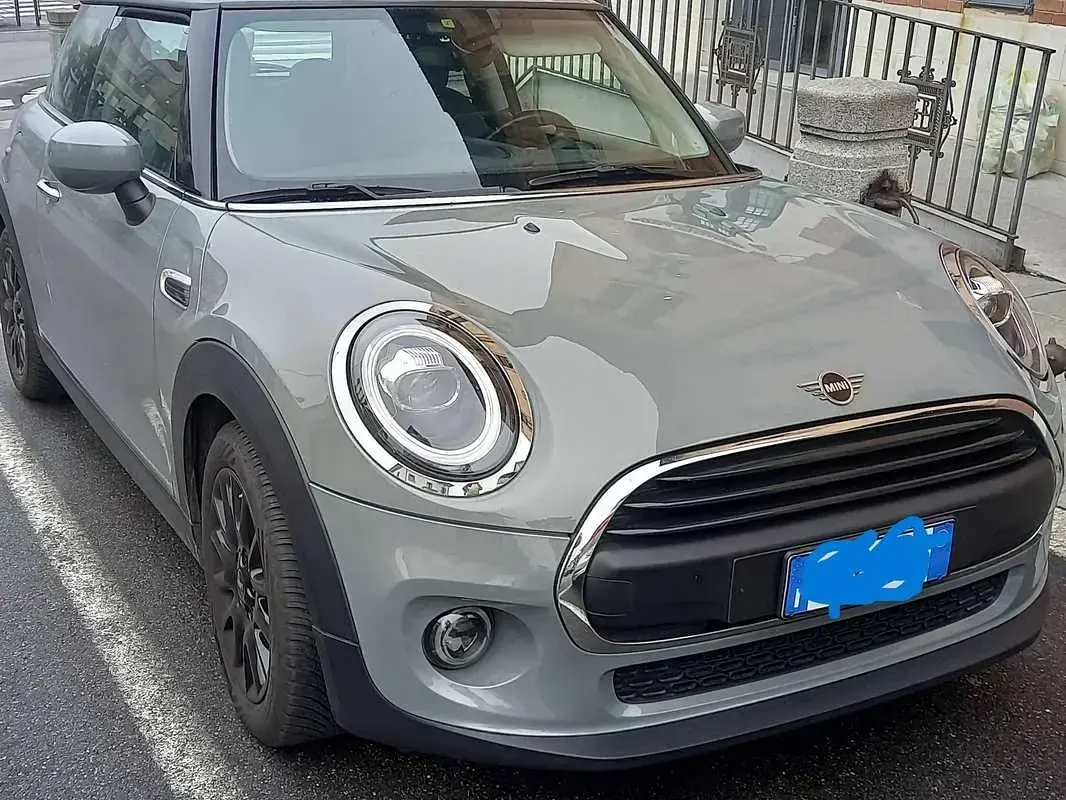 Usata Mini ONE 75 CV (55 kW) 2020 Argento Utilitaria