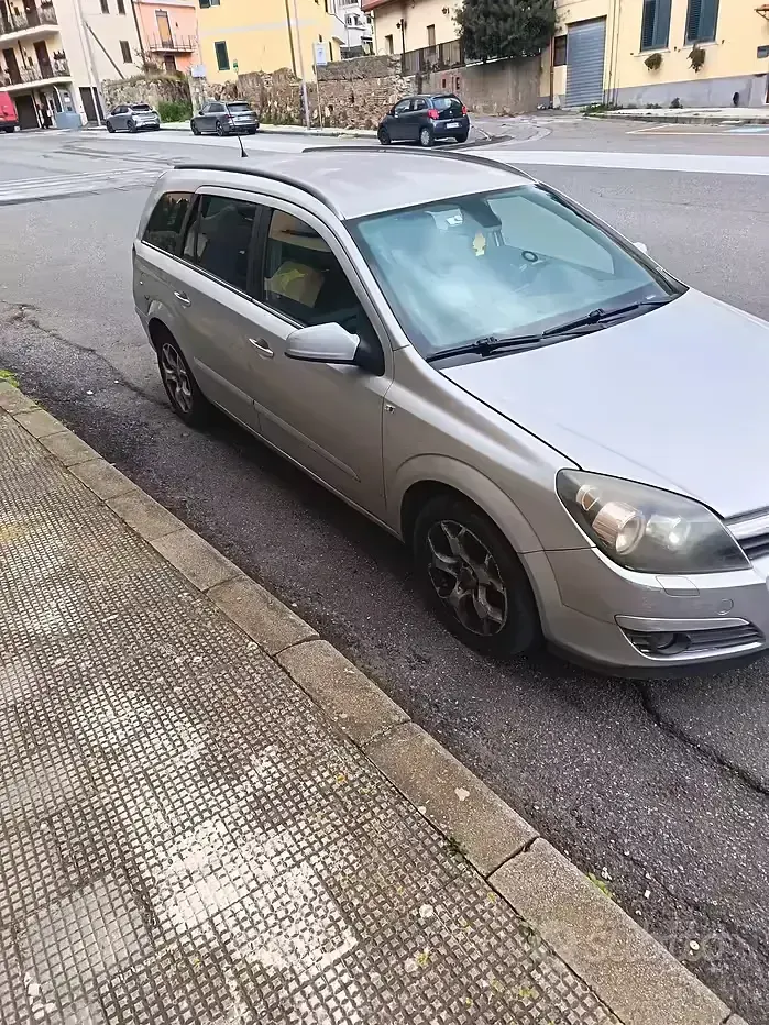 Usata Opel Astra 101 CV (74 kW) 2005 Grigio Station wagon