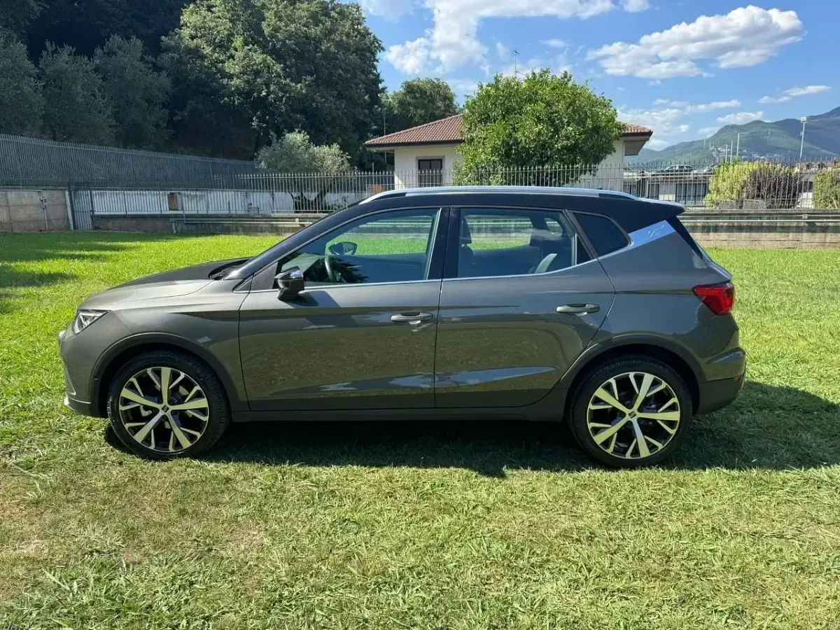 Usata Seat Arona Xperience 116 CV (85 kW) 2024 Grigio SUV