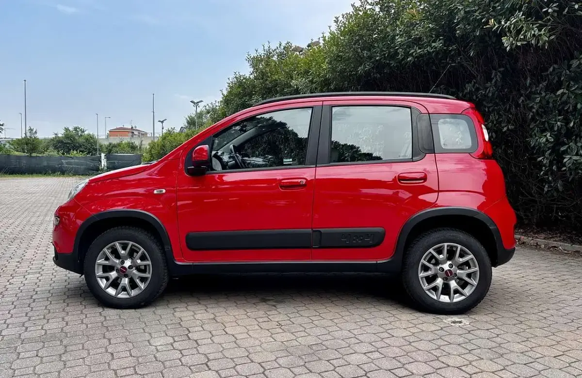 Usata Fiat Panda 4x4 86 CV (63 kW) 2017 Rosso Utilitaria