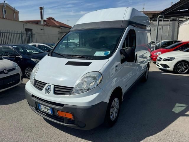 Bianco Usata 2012 Renault Trafic Monovolume | 7500 € - Immagine 1/4