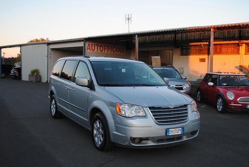 Usata Chrysler Grand Voyager 163 CV (119 kW) 2011 Argento Monovolume