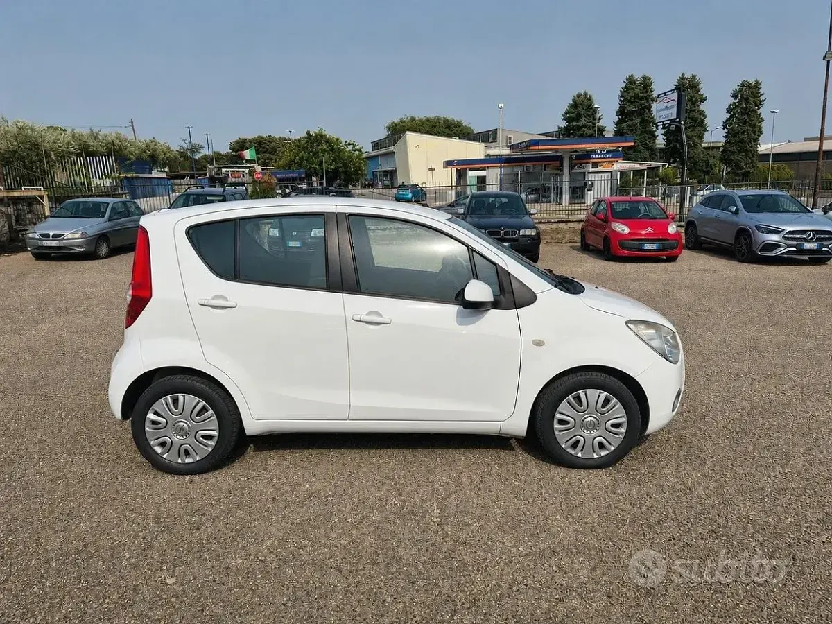 Usata Opel Agila 94 CV (69 kW) 2015 Bianco Monovolume