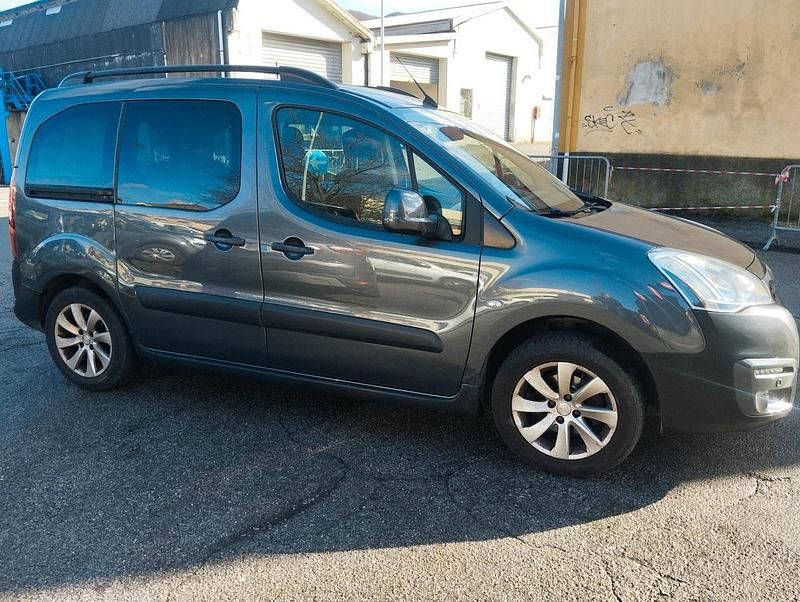 Usata Peugeot Partner Tepee Outdoor 99 CV (72 kW) 2015 Grigio Monovolume