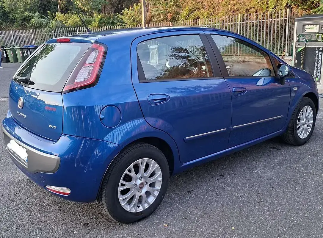 Usata Fiat Punto Evo Dynamic 78 CV (57 kW) 2010 Blu/azzurro Utilitaria