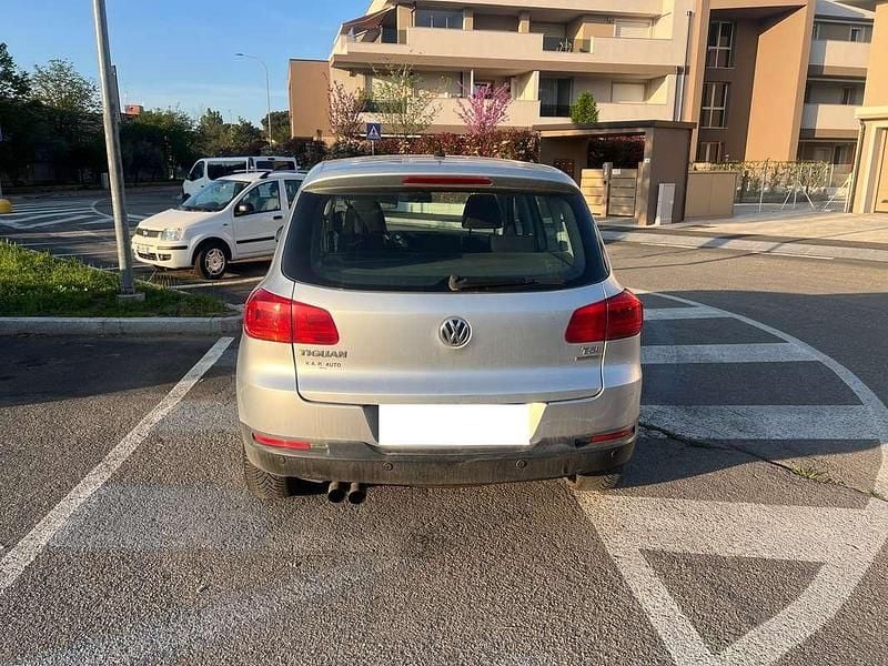 Gebraucht VW Tiguan Trendline 122 PS (89 kW) 2011 Grau SUV