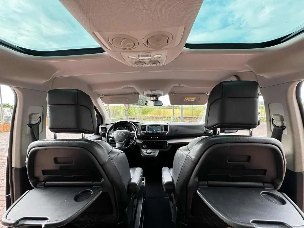 Usata Toyota Proace 177 CV (130 kW) 2021 Marrone Monovolume