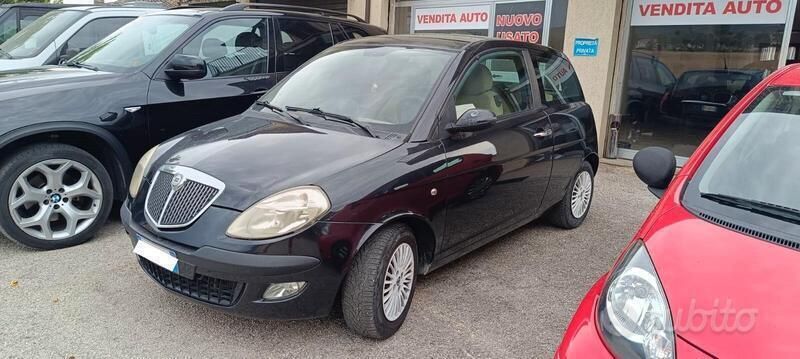 Nero Usata 2005 Lancia Ypsilon Due volumi | 2300 € (Buon prezzo) - Immagine 1/2