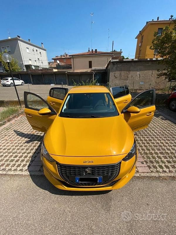 Usata Peugeot 208 S 75 CV (55 kW) 2021 Giallo Utilitaria