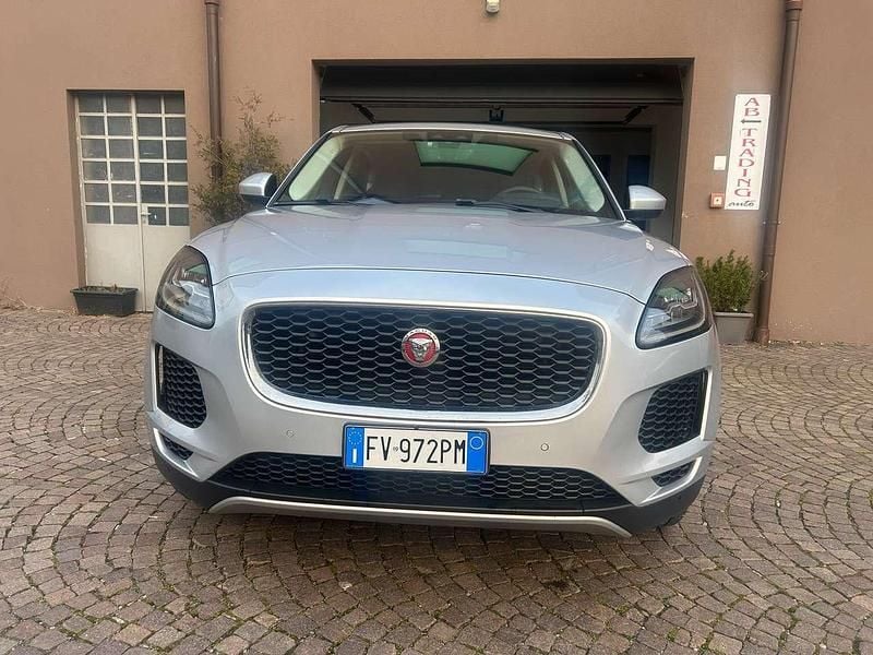 Begagnad Jaguar E-Pace R-Dynamic 150 HK (110 kW) 2019 Grå SUV
