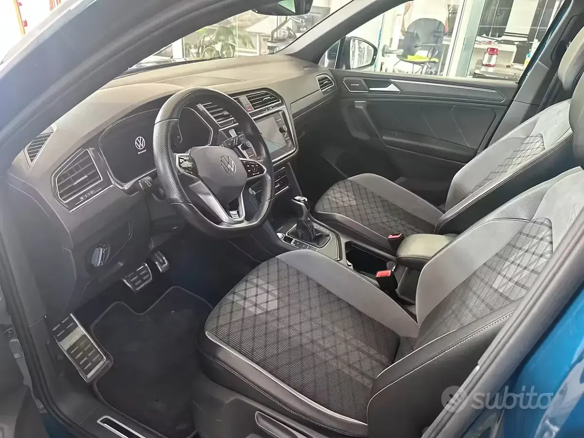 Usata VW Tiguan R-line 150 CV (110 kW) 2021 Blu SUV