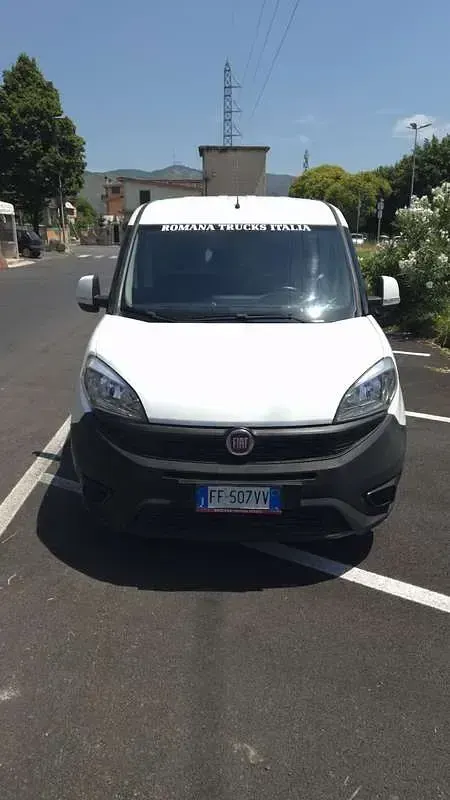 Usata Fiat Doblò Dynamic 105 CV (77 kW) 2016 Bianco Monovolume