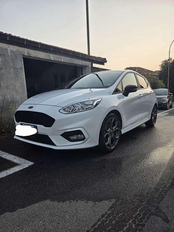 Usata 2018 Ford Fiesta ST-Line Due volumi | 12.500 € (Buon prezzo) - Immagine 1/4