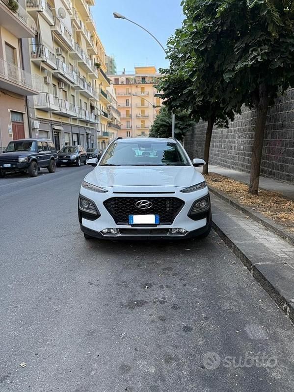 Usata Hyundai Kona Style 120 CV (88 kW) 2019 Bianco SUV