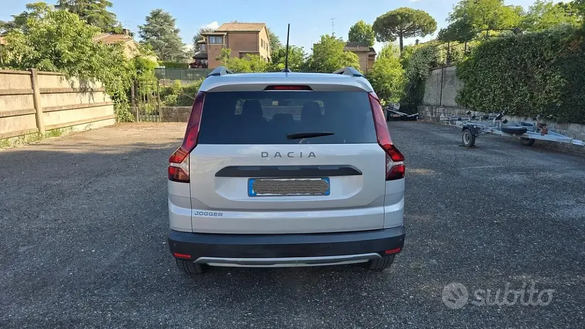 Usata Dacia Jogger Extreme 101 CV (74 kW) 2022 Grigio Monovolume