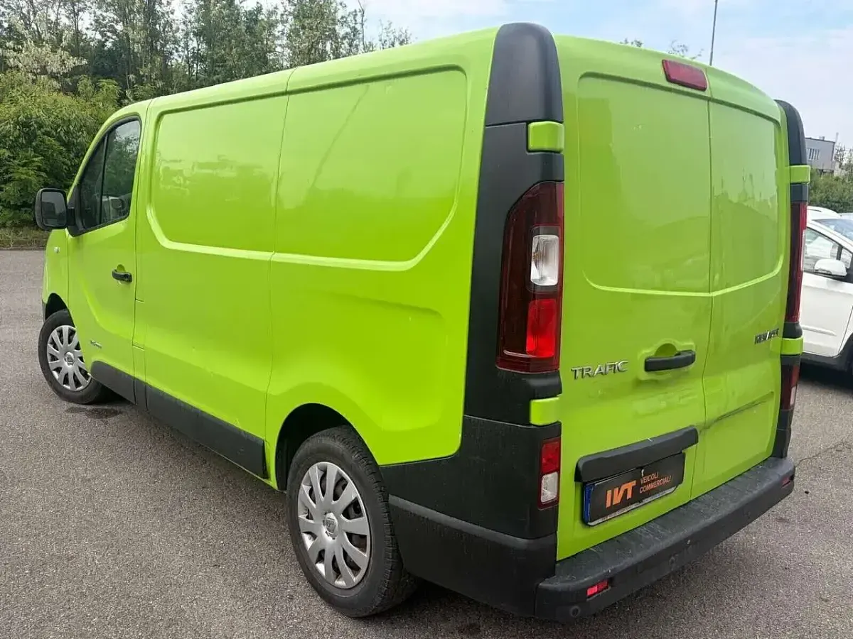 Usata Renault Trafic 125 CV (91 kW) 2017 Verde Monovolume