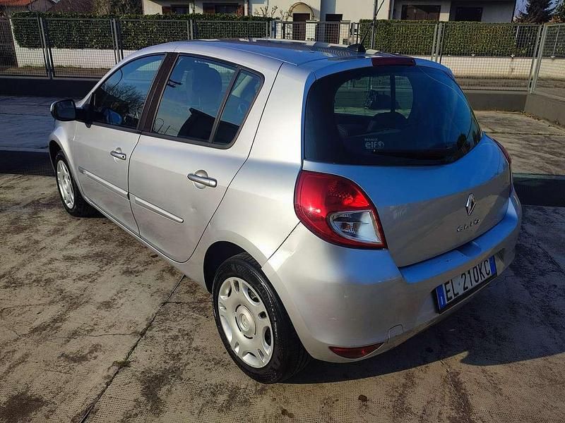 Usata Renault Clio IV 75 CV (55 kW) 2012 Argento Berlina