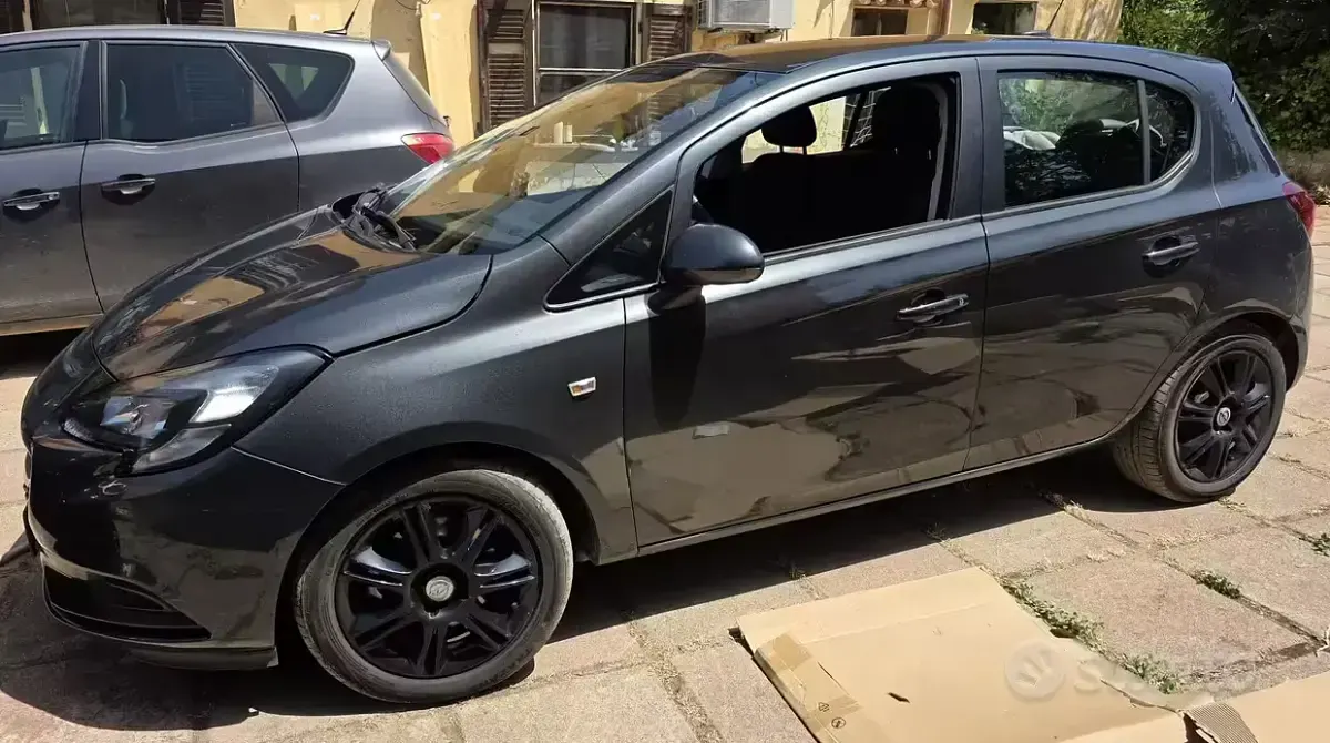 Usata Opel Corsa 75 CV (55 kW) 2017 Nero Utilitaria