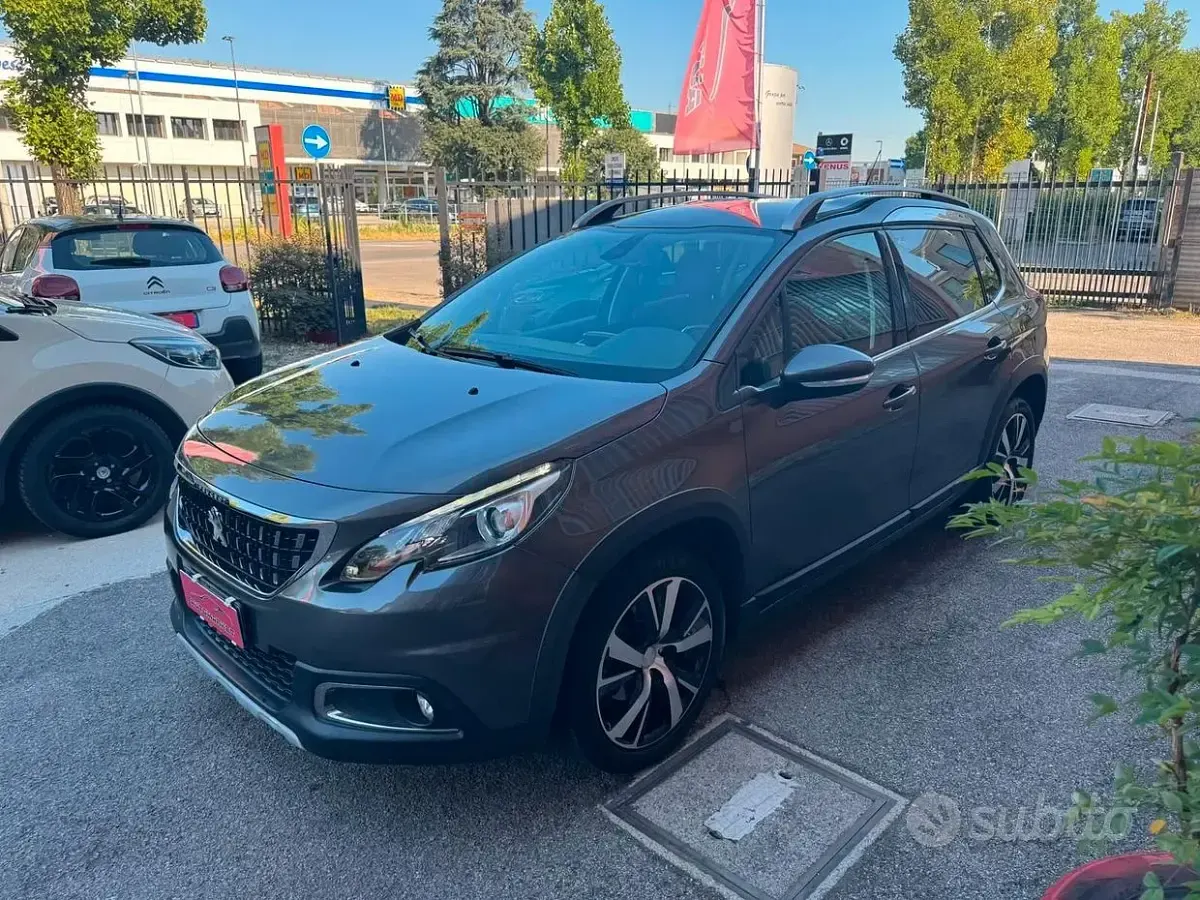 Usata Peugeot 2008 Allure 120 CV (88 kW) 2018 Grigio SUV