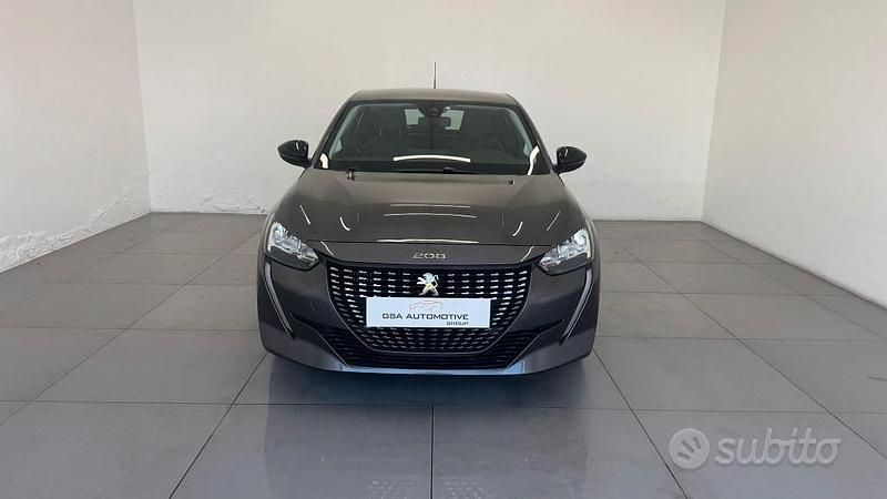 Usata Peugeot 208 Allure 101 CV (74 kW) 2023 Grigio Utilitaria