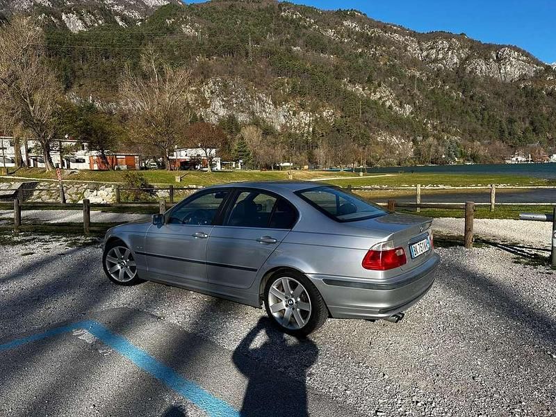 Usata BMW 330 231 CV (169 kW) 2000 Argento Berlina