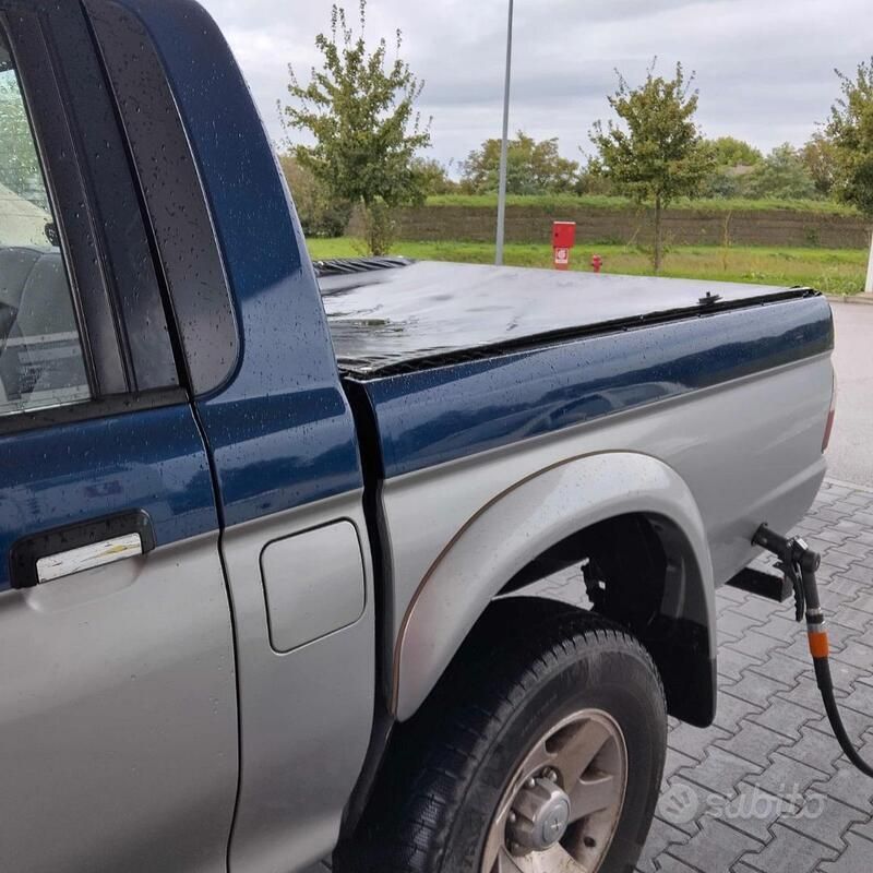 Blu Usata 2001 Mitsubishi L200 Pick-up | 10.000 € - Immagine 1/4