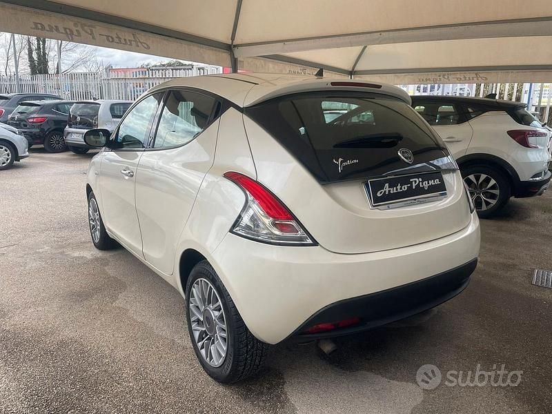 Usata Lancia Ypsilon S 95 CV (69 kW) 2011 Bianco Utilitaria
