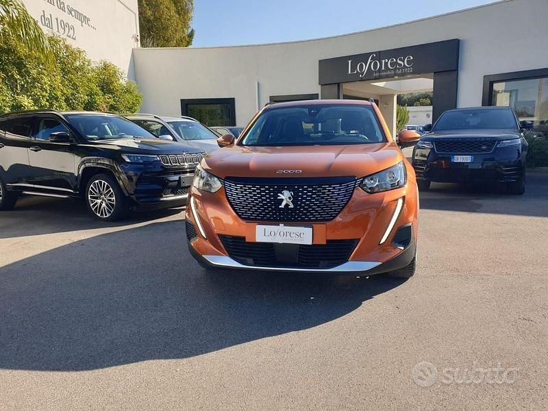 Usata Peugeot 2008 Allure 102 CV (75 kW) 2020 Orange metallizzato SUV