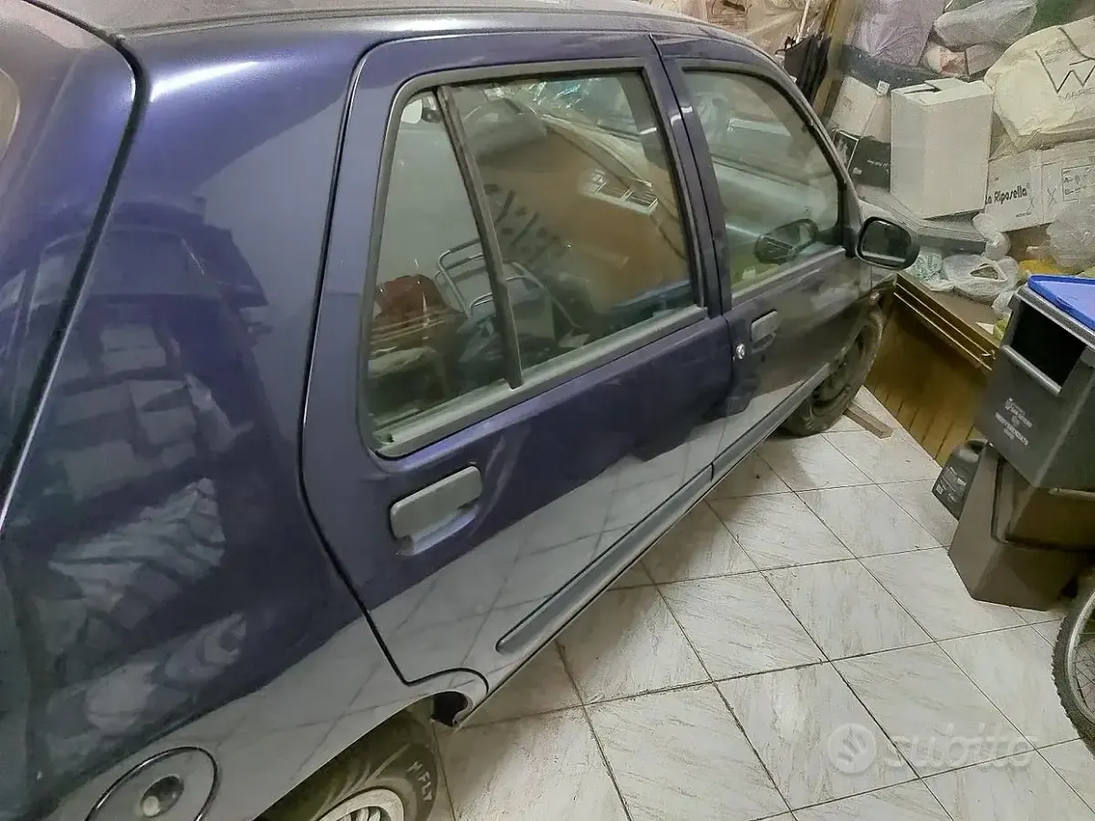 Usata Renault Clio II 58 CV (42 kW) 1998 Bluazzurro Berlina