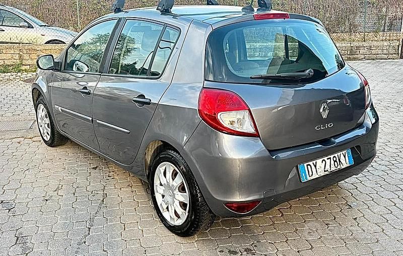 Usata Renault Clio II 75 CV (55 kW) 2009 Grigio Berlina