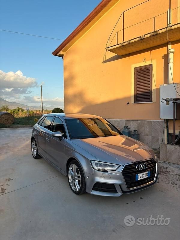 Grigio Usata 2019 Audi A3 S-Line Due volumi | 20.000 € (Ottimo prezzo) - Immagine 1/4